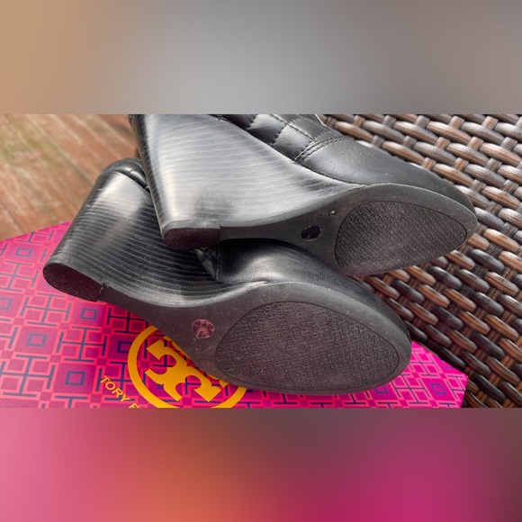 Tory Burch genuine leather in/out quilted booties golden logo 100mm wedge EUC - Picture 5 of 16
